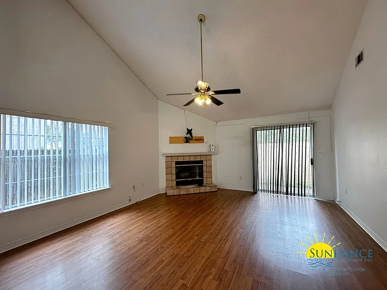 1870 Whispering Oaks Ln — Photo 2