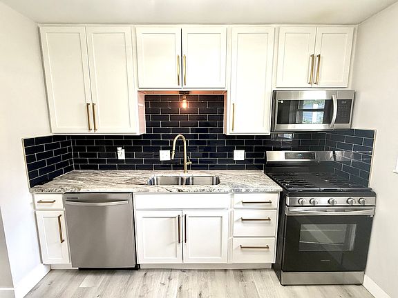 4th image of 1541 Glenn Ave