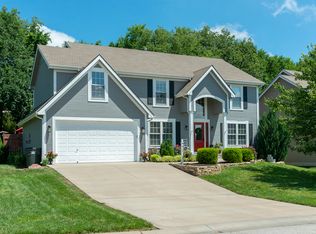 410 Wyndham Dr, Lansing, KS 66043