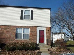 61 Woodlake Ct, Lake St Louis, MO 63367