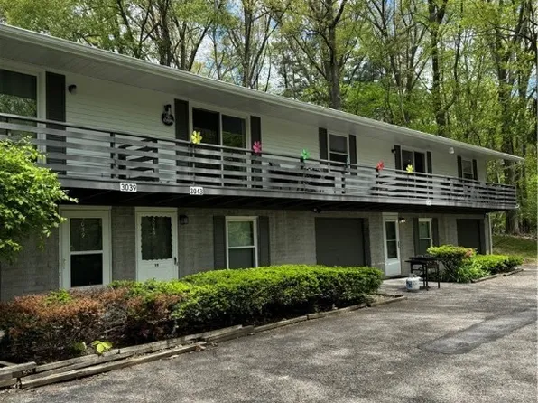 3039 N Turkeyfoot Rd, Akron, OH 44319
