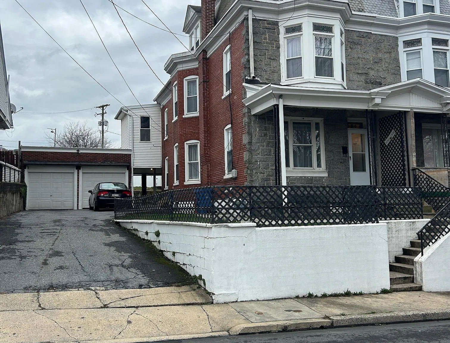 4 bed, $1,850 — Photo 1