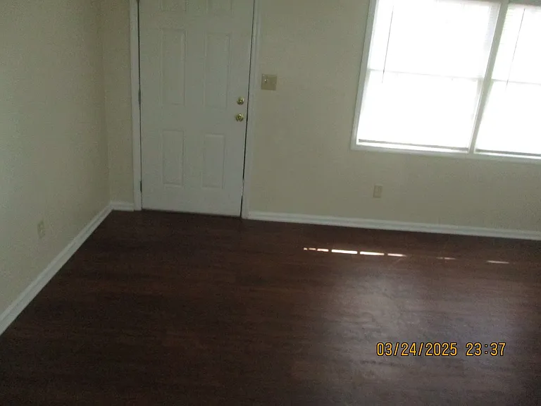 612 S Maple St #A — Photo 2