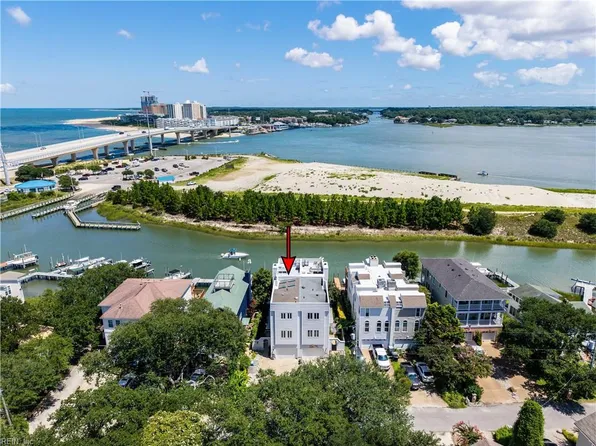 2082 Tazewell Rd, Virginia Beach, VA 23455