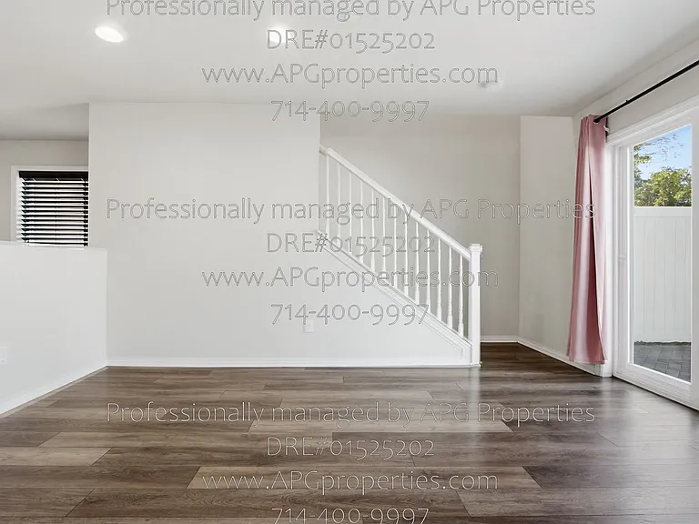 139 Thompson Ave — Photo 19