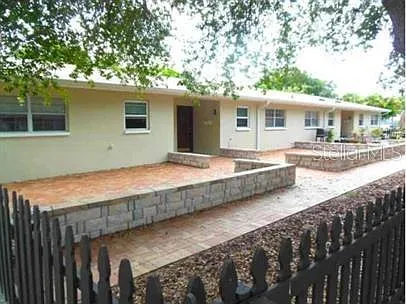 2 bed, 1.0 bath, 950 sqft, $1,800 — Photo 1