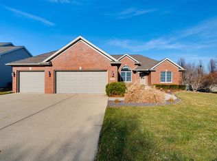 3604 Baldocchi Dr, Bloomington, IL 61704