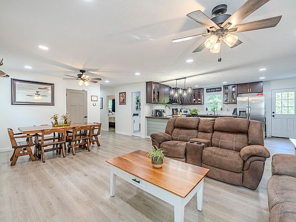 3rd image of 198 Kilburn Ln