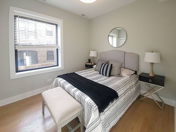 4th image of 2020 W Montrose Ave #4405-3F