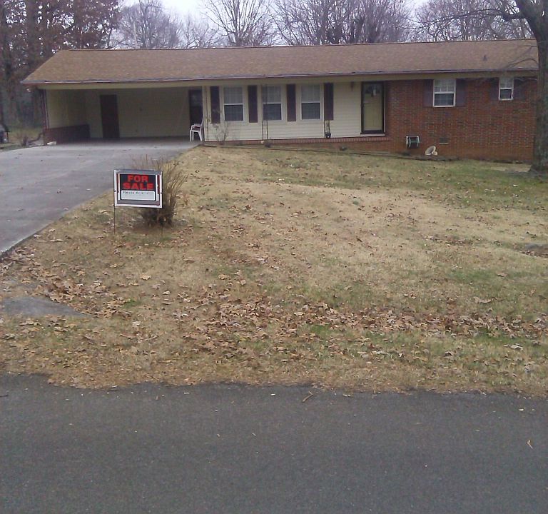 2nd image of 2046 Tellico St.