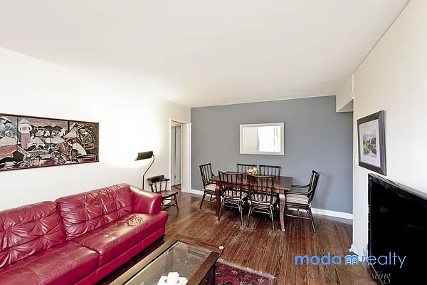 Sold by Moda Realty | media 13