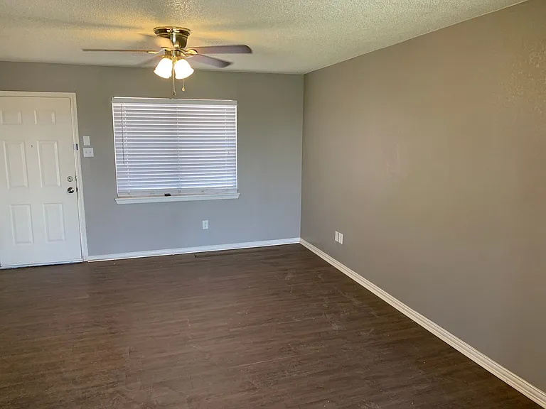 4534 Marshall St — Photo 7