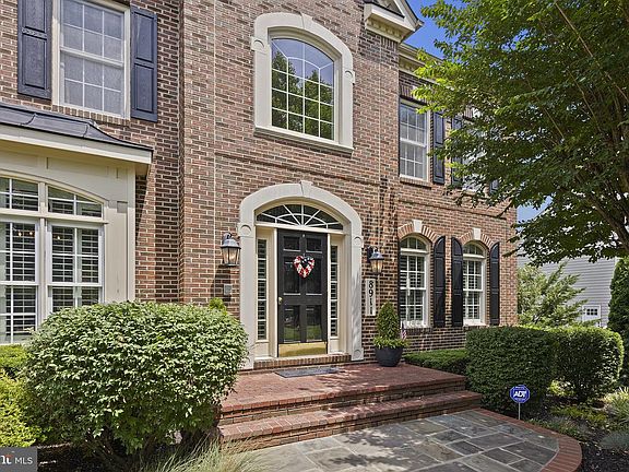 3rd image of 8911 Grist Mill Woods Ct