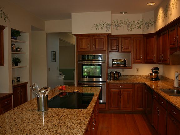 5th image of 185 Kettle Pond Dr