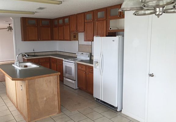 3rd image of 474 Donohue Dr