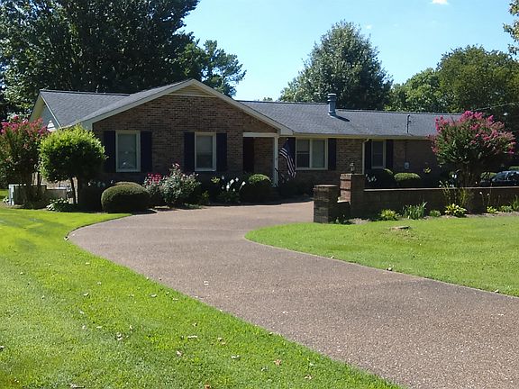 3rd image of 812 Stonebrook Blvd