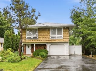 4 Park Pl, Pompton Lakes Boro, NJ 07442