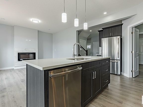 3rd image of 7125 177a Ave NW