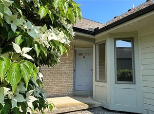 62 Wood Run Cmns, Rochester, NY 14612