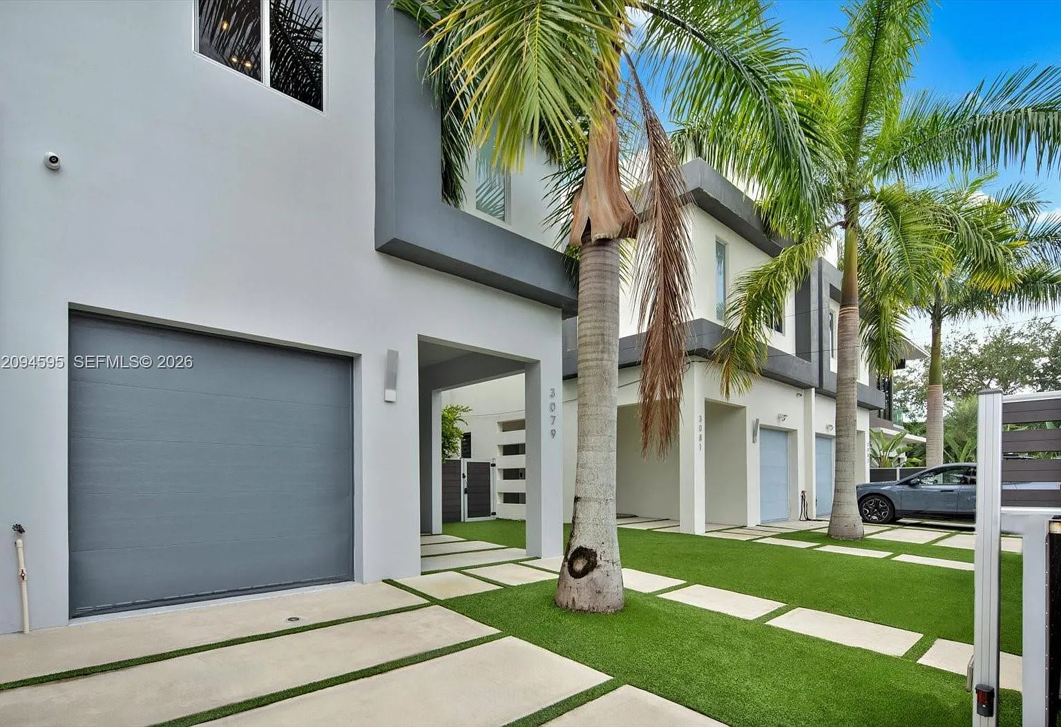 Lux At The Grove Condo Bl — Photo 4