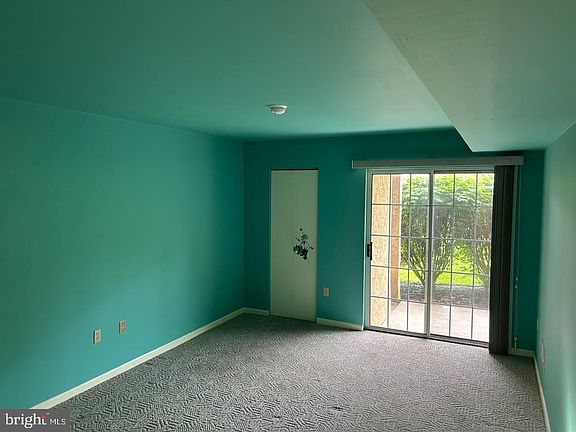 3rd image of 175 Oak Knoll Cir