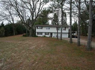 892 Hillcrest Ln, Oregon, WI 53575