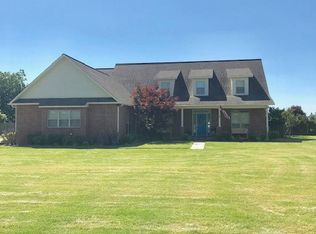 113 Village Creek Dr, Newport, AR 72112