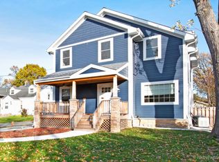 189 Oakwood Dr, Wood Dale, IL 60191