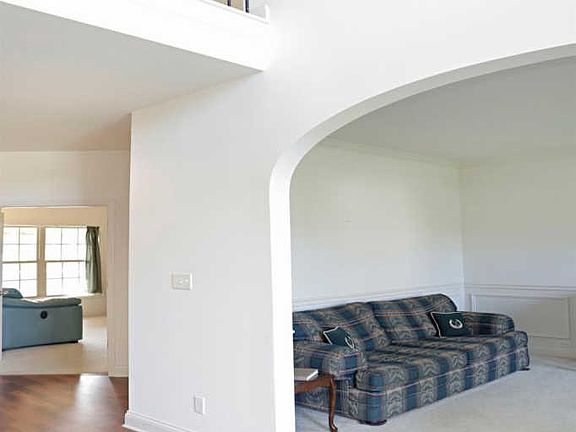5th image of 388 Gleneagles Way