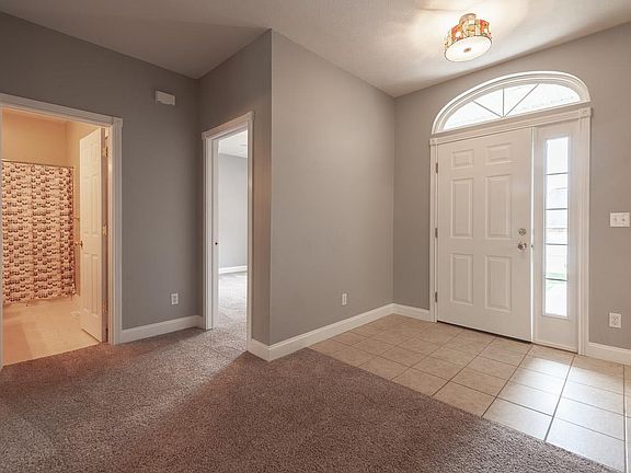 3rd image of 2428 N Stonelake Cir