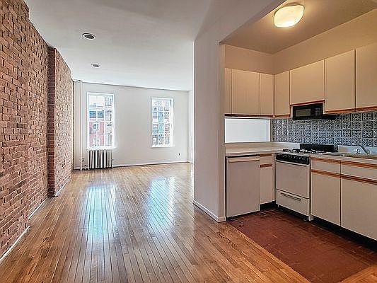 1st image of 1590 2nd Ave APT 4FS