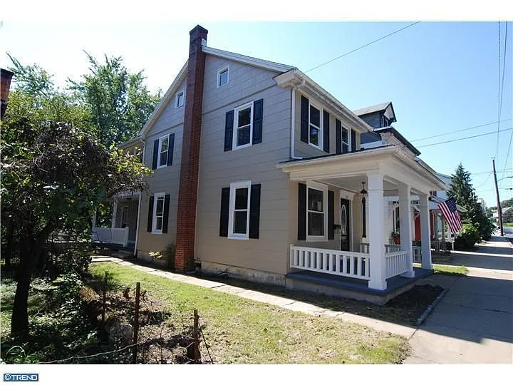 258 Main St photo 1