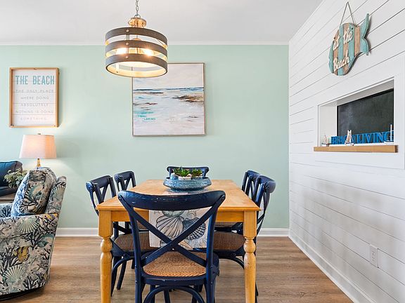 5th image of 302 Canal Dr #16