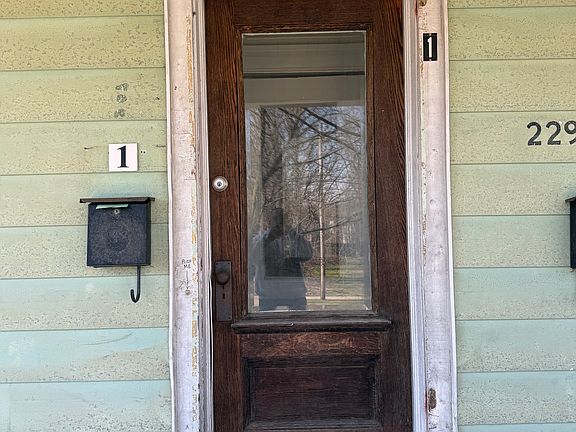 2nd image of 229 Douglas Ave Unit 1