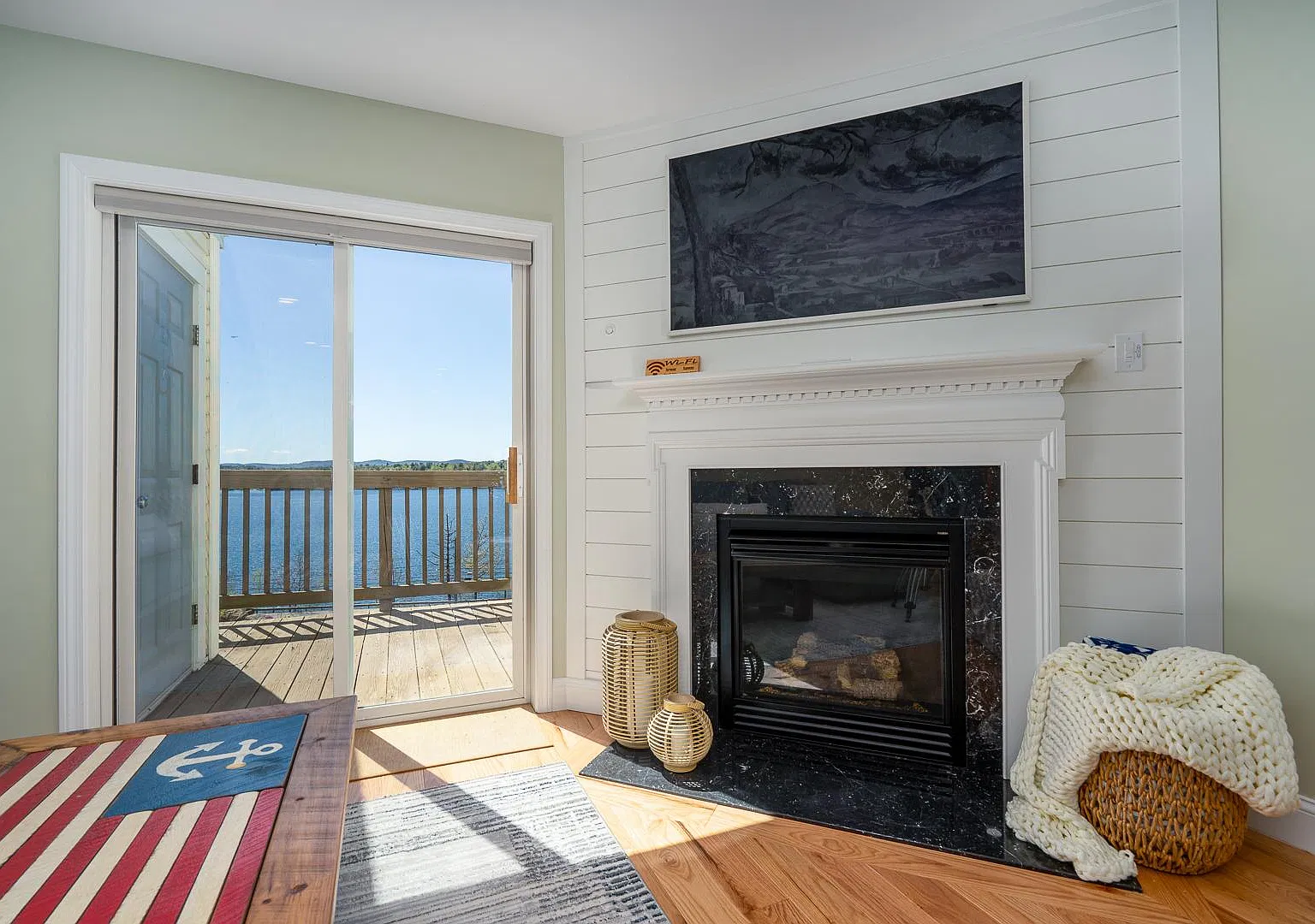 2 bed, 1.5 bath, 1086 sqft, $2,200 — Photo 2