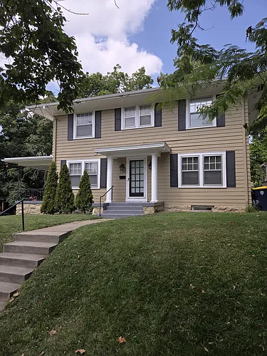 1718 W 40th St Photo 1