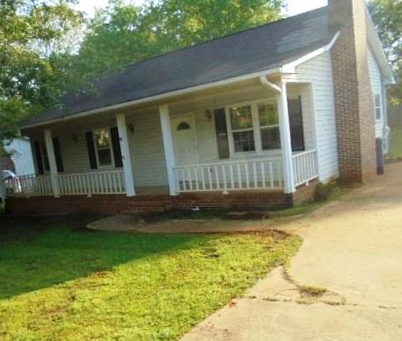 1st image of 205 Willow Branch Dr