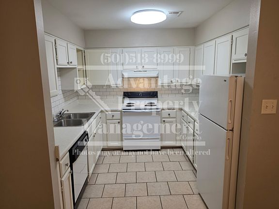 4th image of 1955 Keathley Dr #32