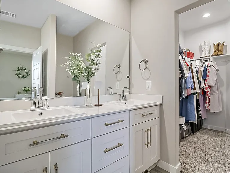 6402 Oracle Dr — Photo 13