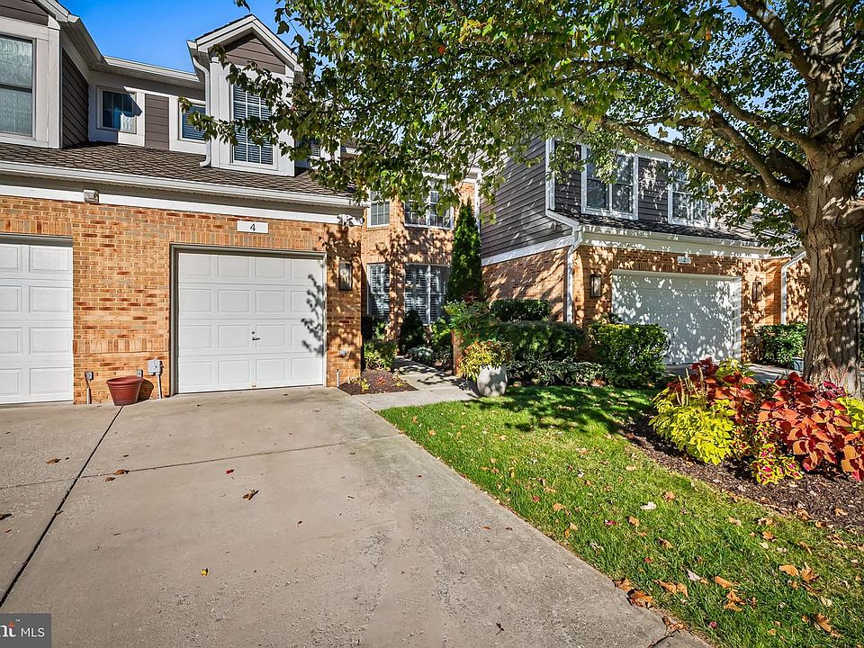 1st image of 4 Woodchester Ct #4