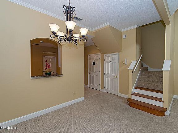 3rd image of 3827 Lavista Cir