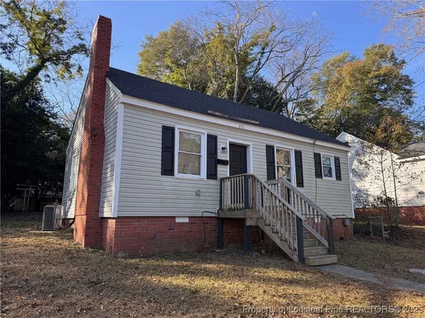 276 N Windsor Dr, Fayetteville, NC 28301