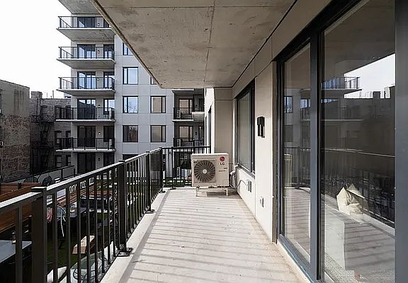 2nd image of 815 Flatbush Ave APT 705