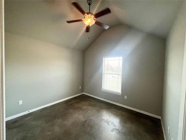211 Genoa Way — Photo 15