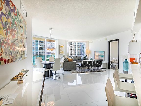 4th image of 150 Sunny Isles Blvd #1-1604