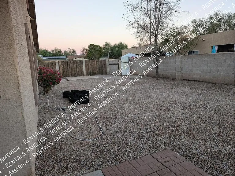 771 E Laredo St — Photo 35