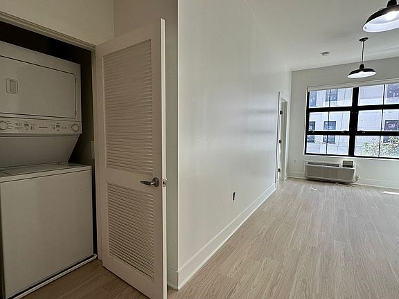 5th image of 278 Fairmount Ave #215E