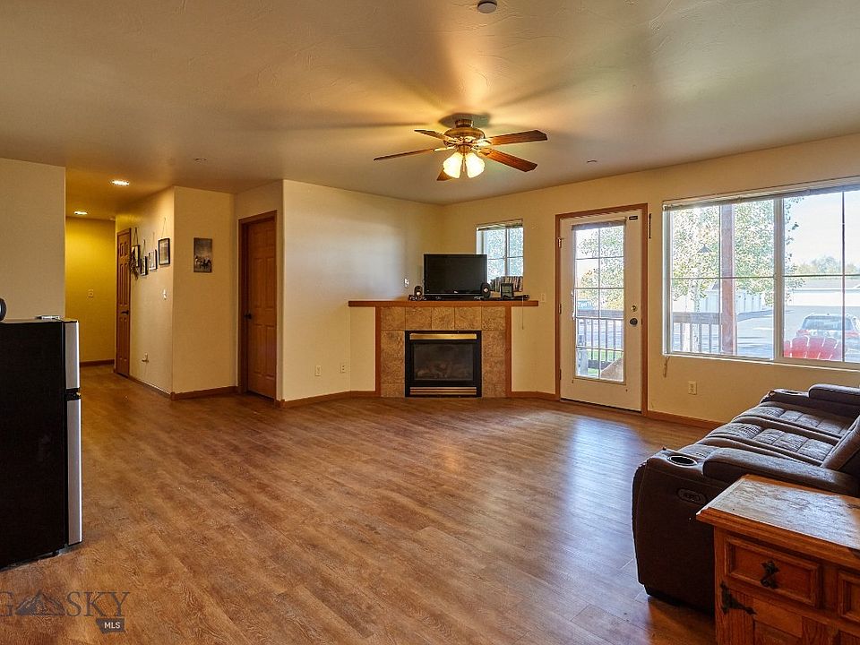 71 N Shore Dr APT 3, Belgrade, MT 59714 | Zillow