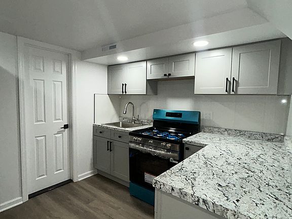 5th image of 209 Meagher Ave Floor 2