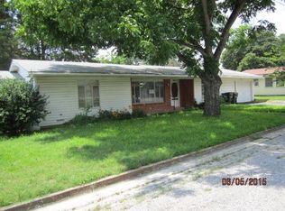 1521 Saint Peter St, Gonzales, TX 78629